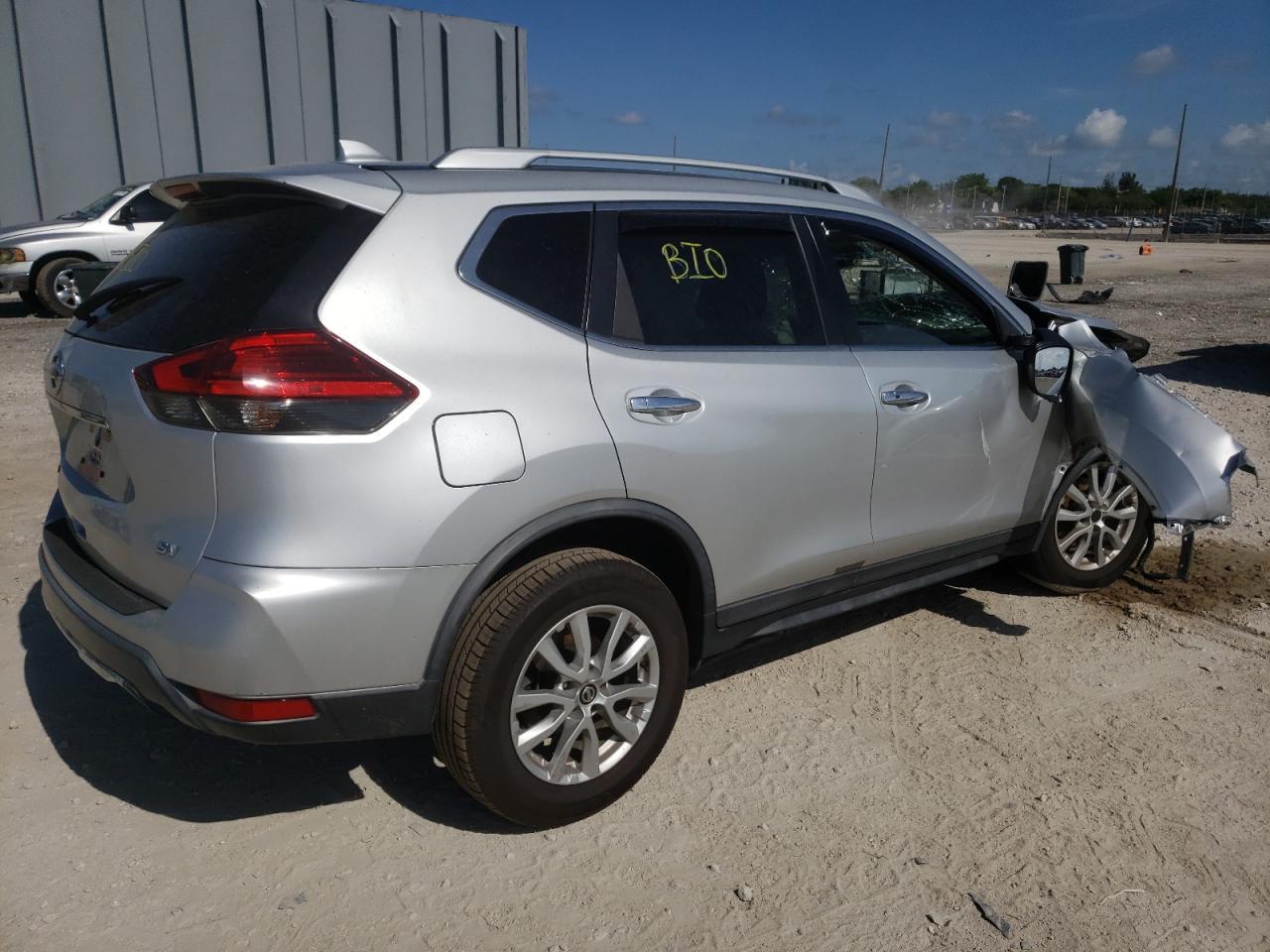 2017 NISSAN ROGUE
