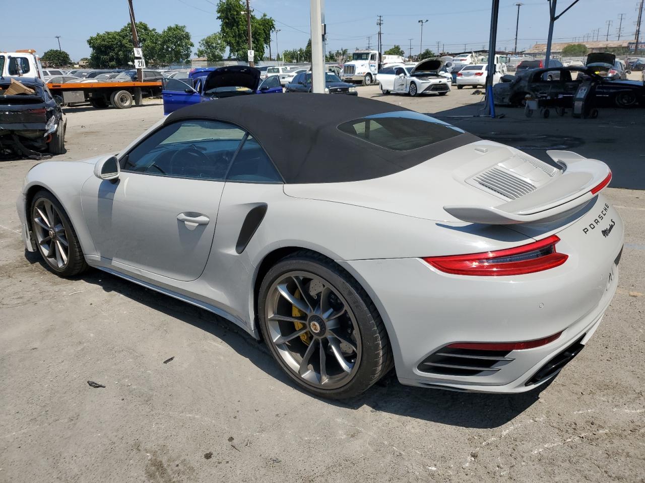 2018 PORSCHE 911