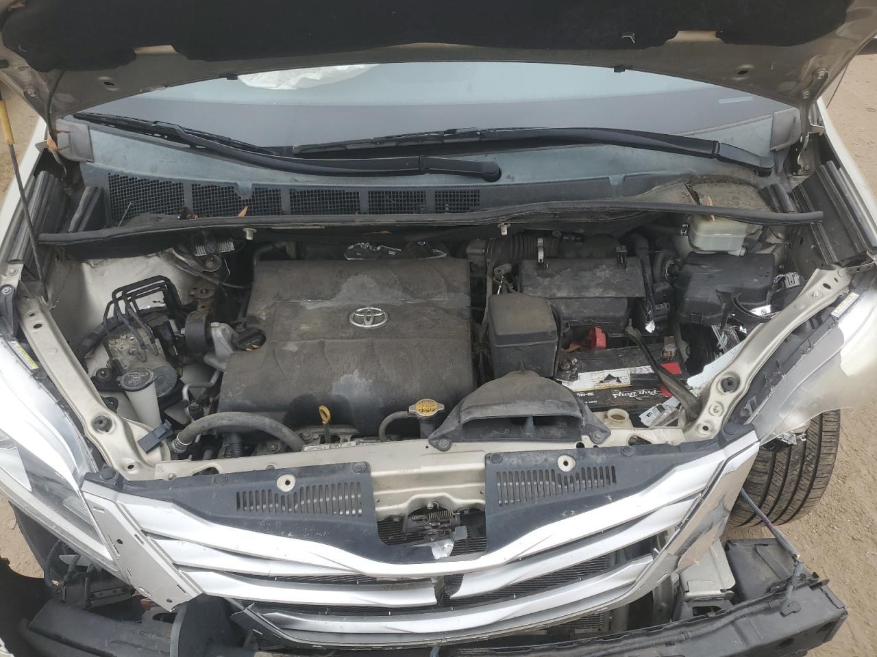 2015 TOYOTA SIENNA
