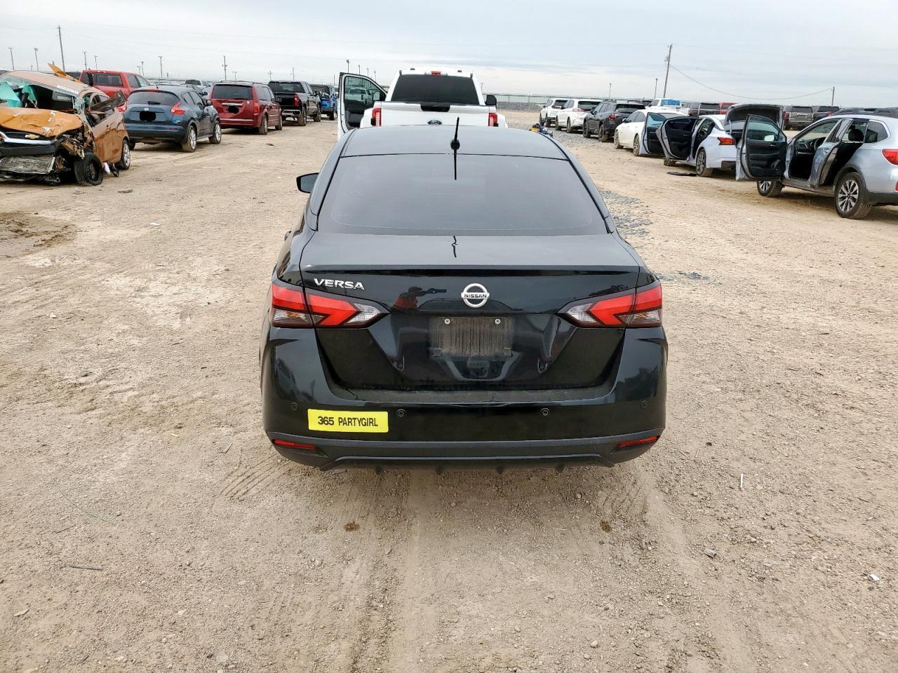 2021 NISSAN VERSA