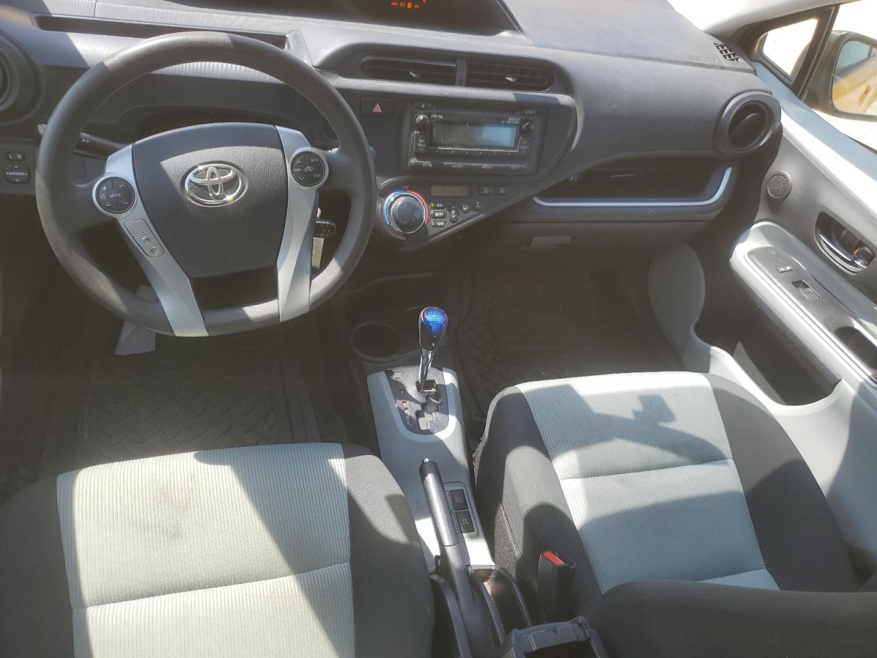 2014 TOYOTA Prius c