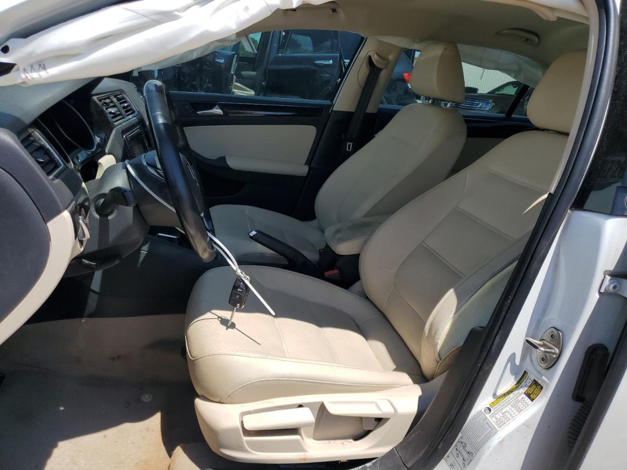 2016 VOLKSWAGEN JETTA