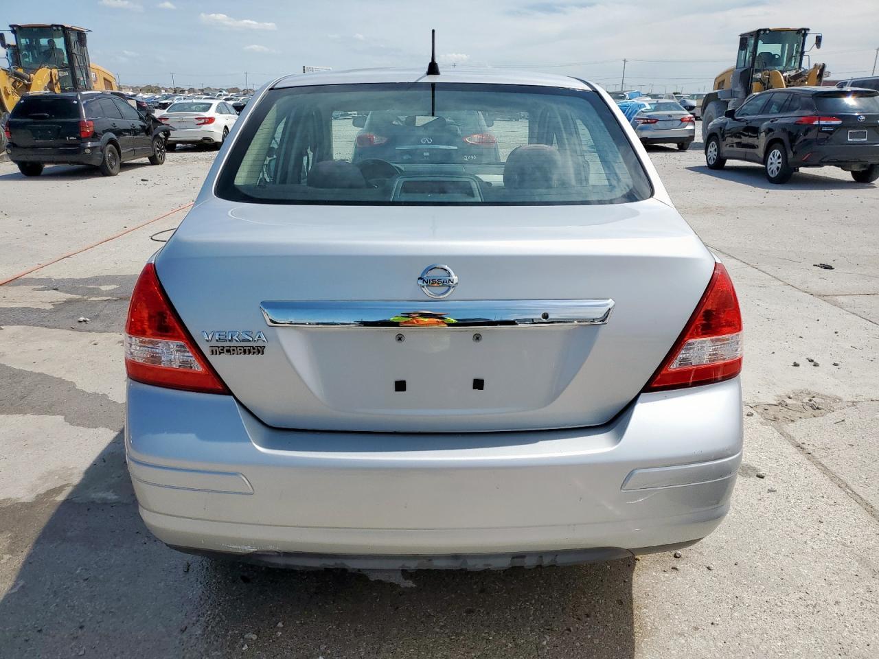 2010 NISSAN VERSA