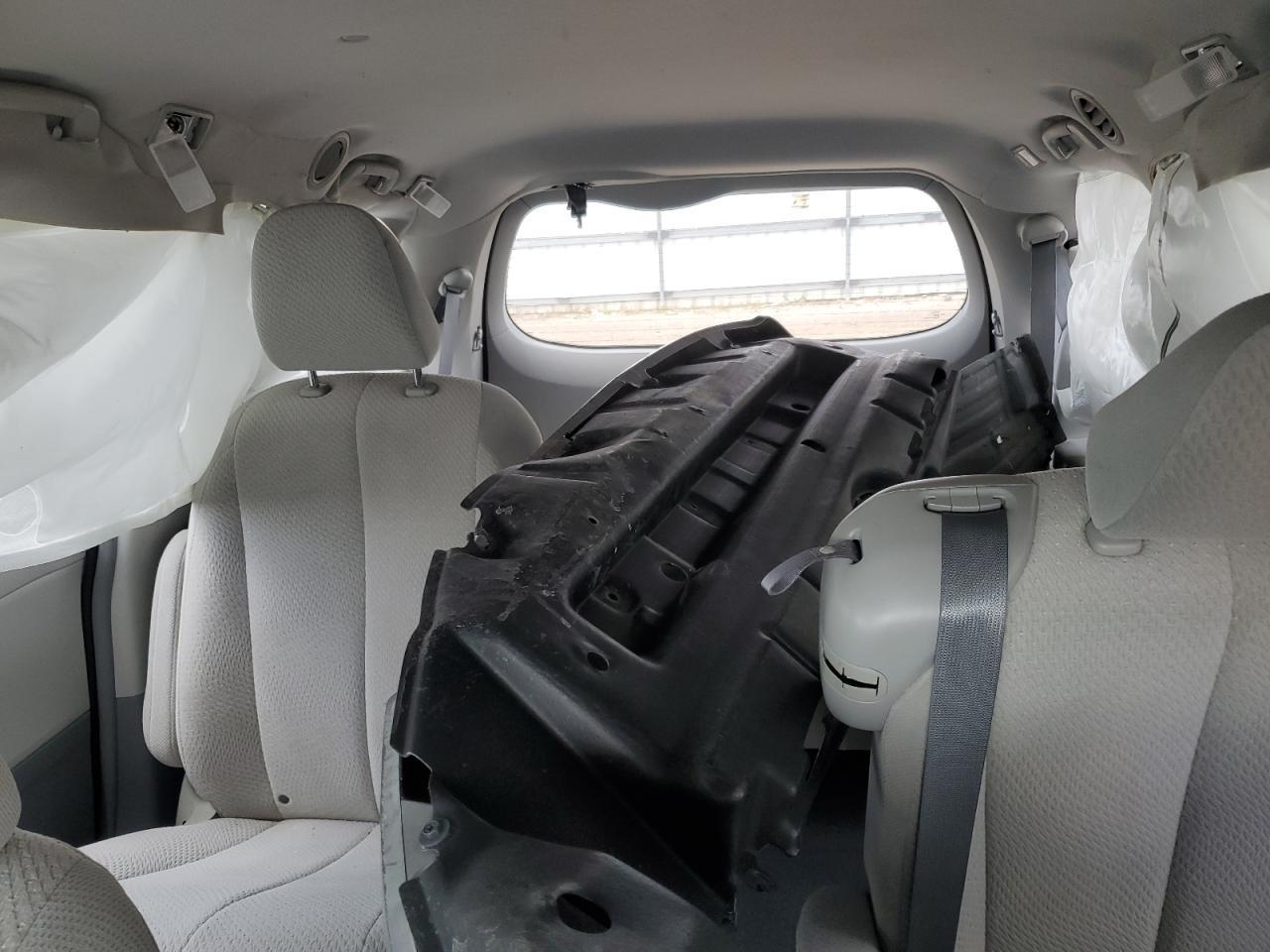 2012 TOYOTA SIENNA