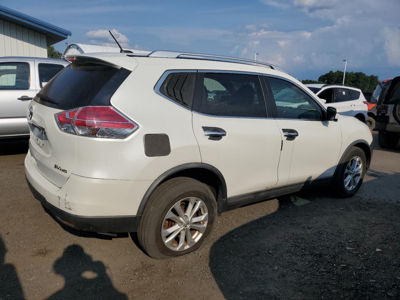 2016 NISSAN ROGUE