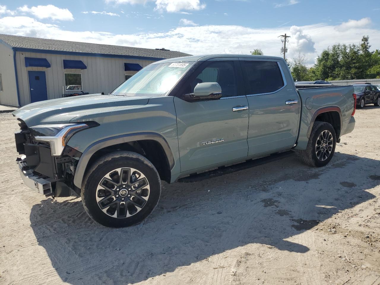 2024 TOYOTA TUNDRA