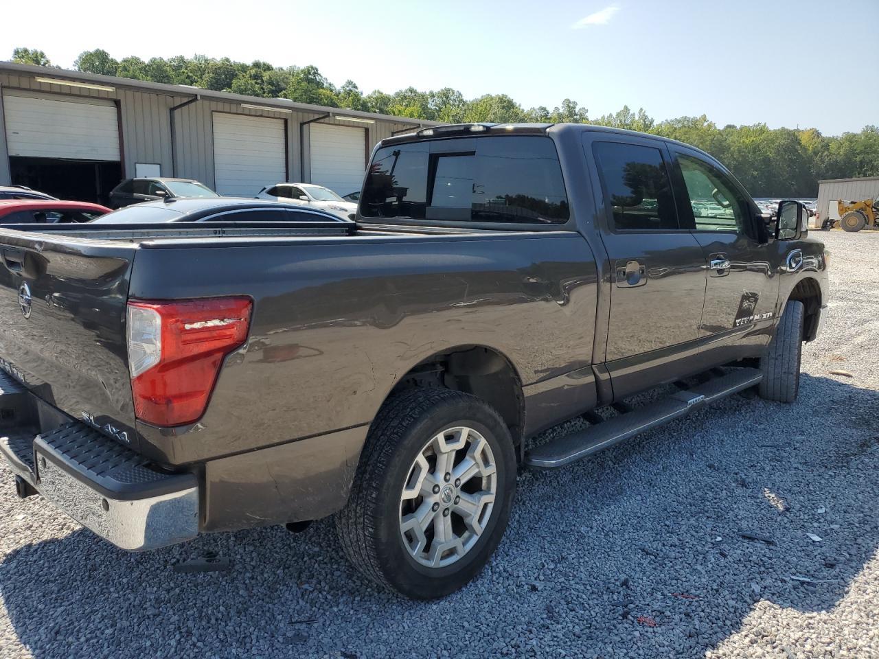2016 NISSAN Titan