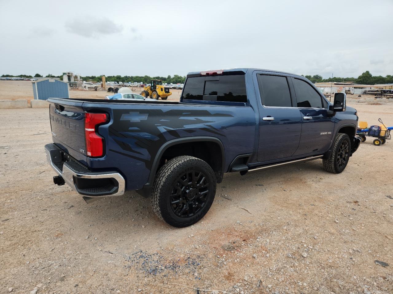 2025 CHEVROLET Silverado