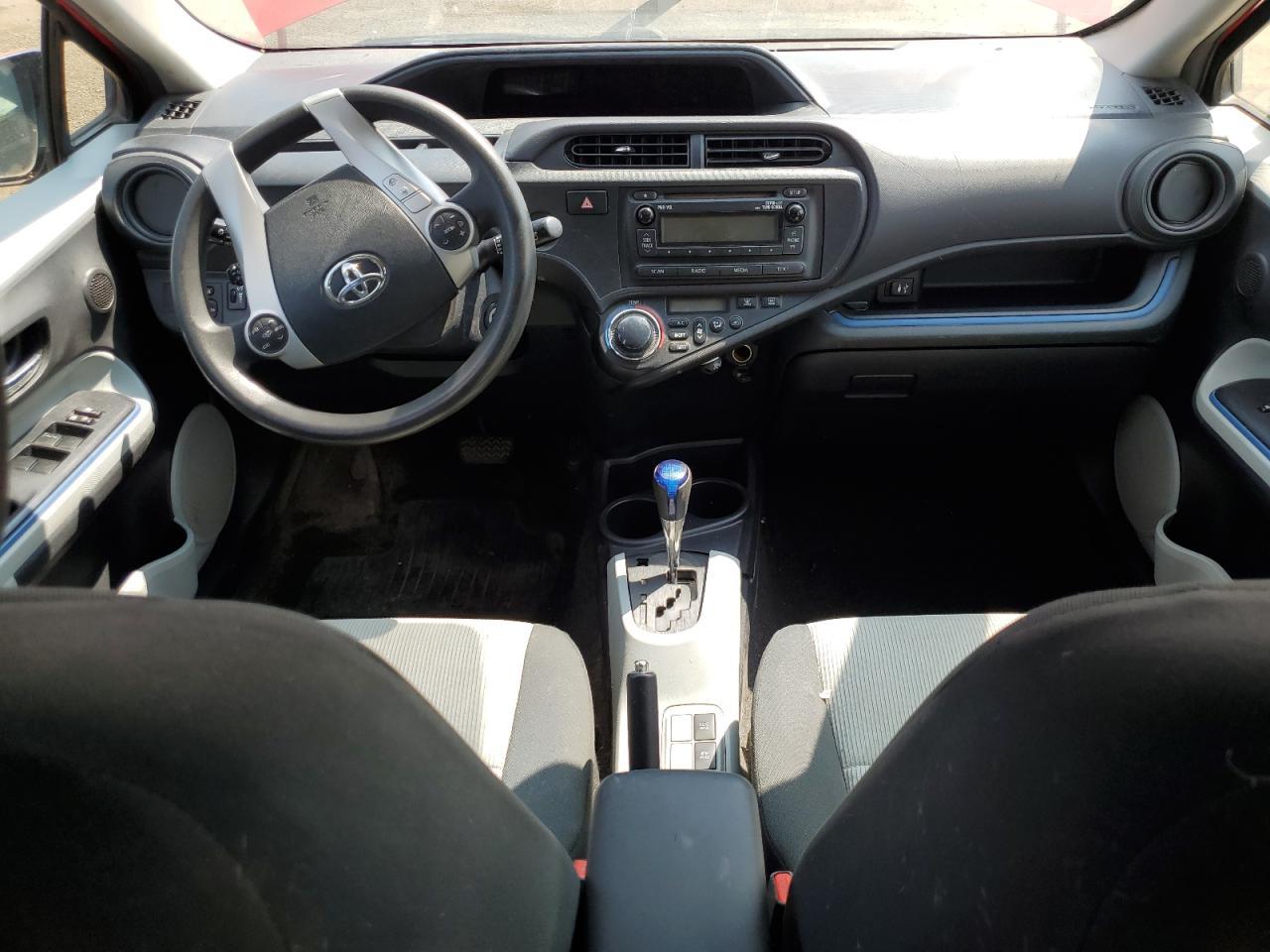 2013 TOYOTA Prius c