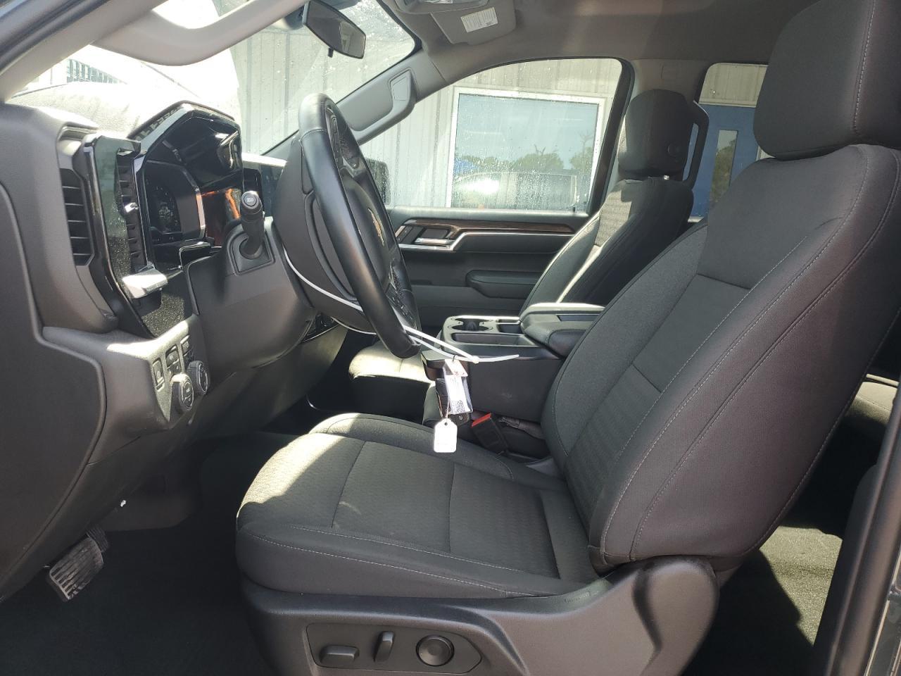 2025 CHEVROLET Silverado