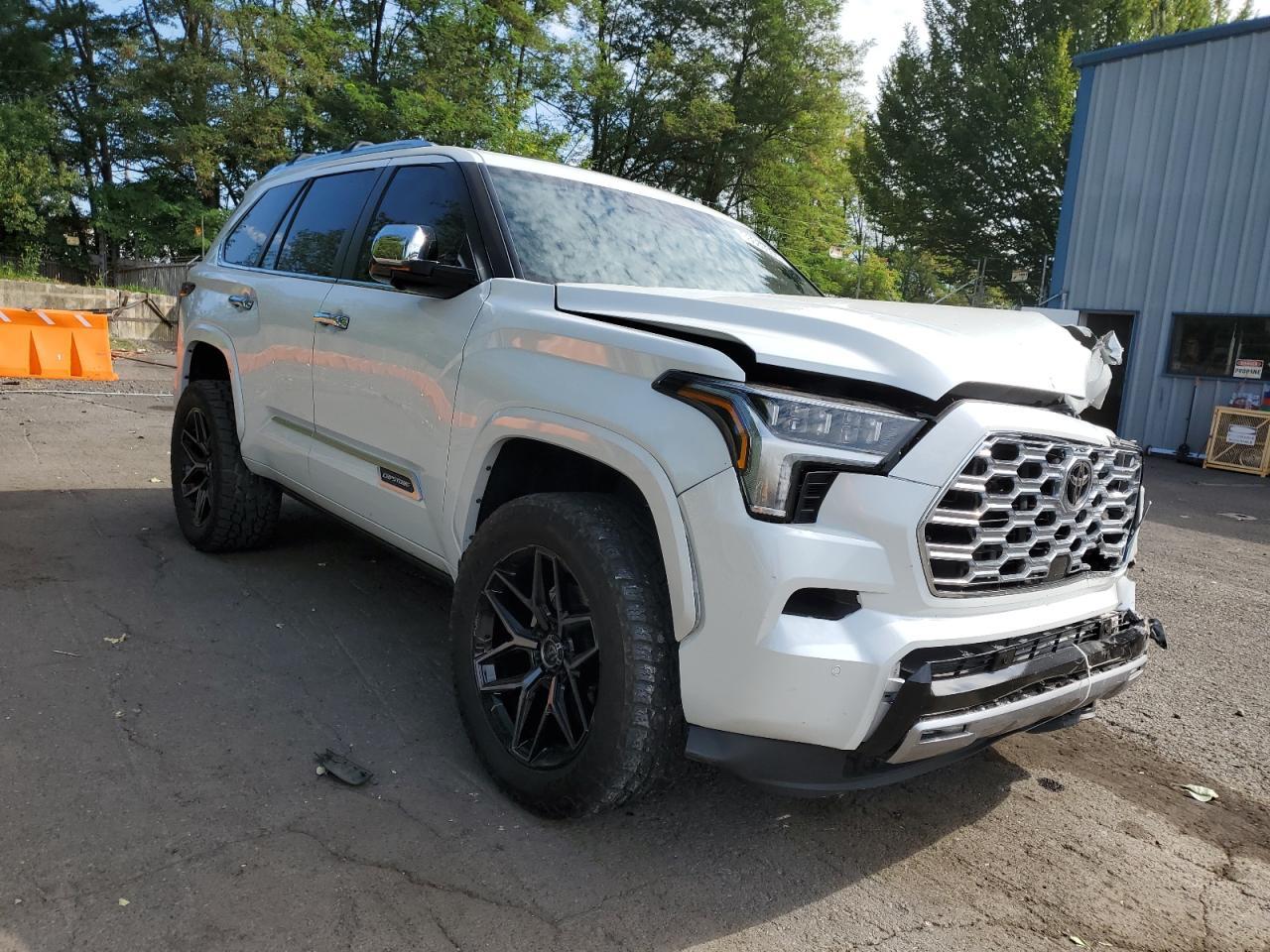 2025 TOYOTA Sequoia