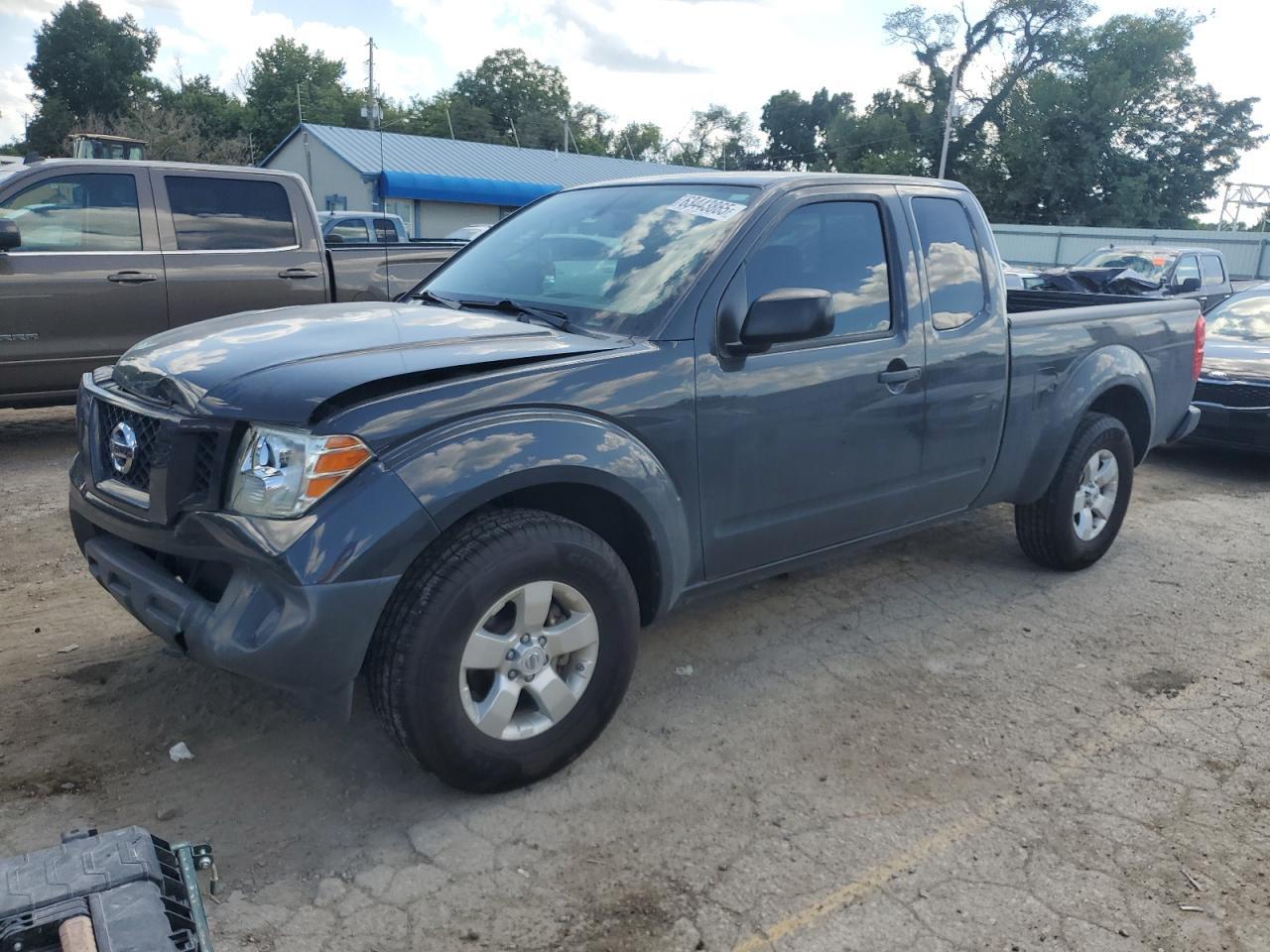 2011 NISSAN Frontier