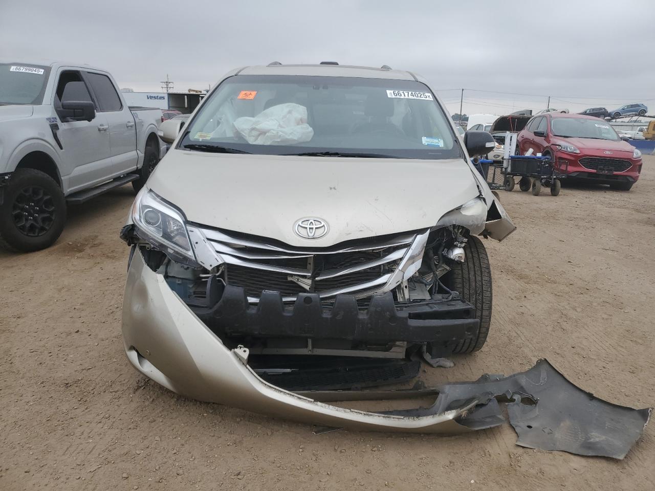 2015 TOYOTA SIENNA