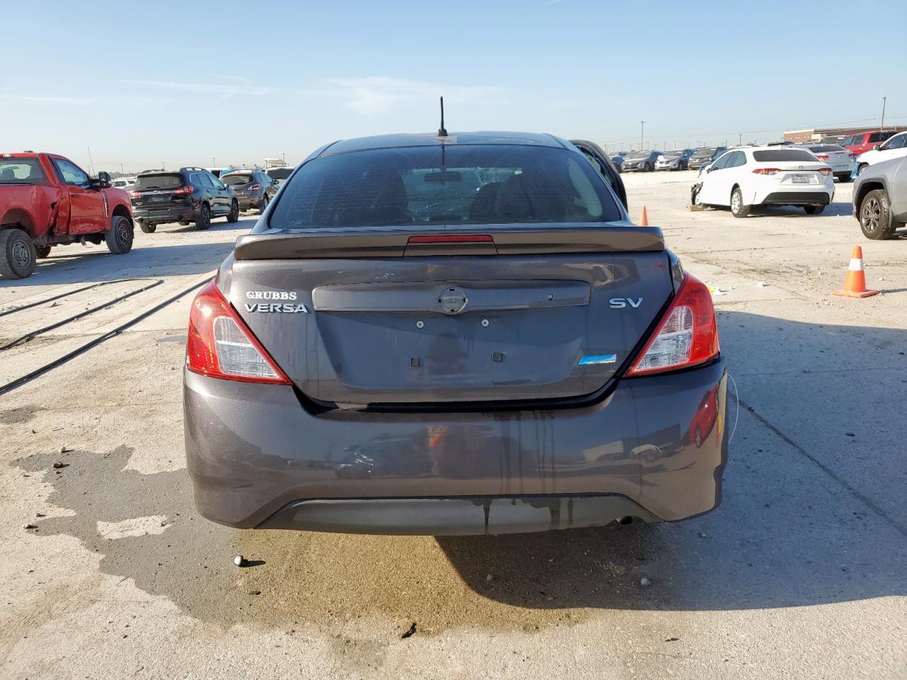 2015 NISSAN VERSA