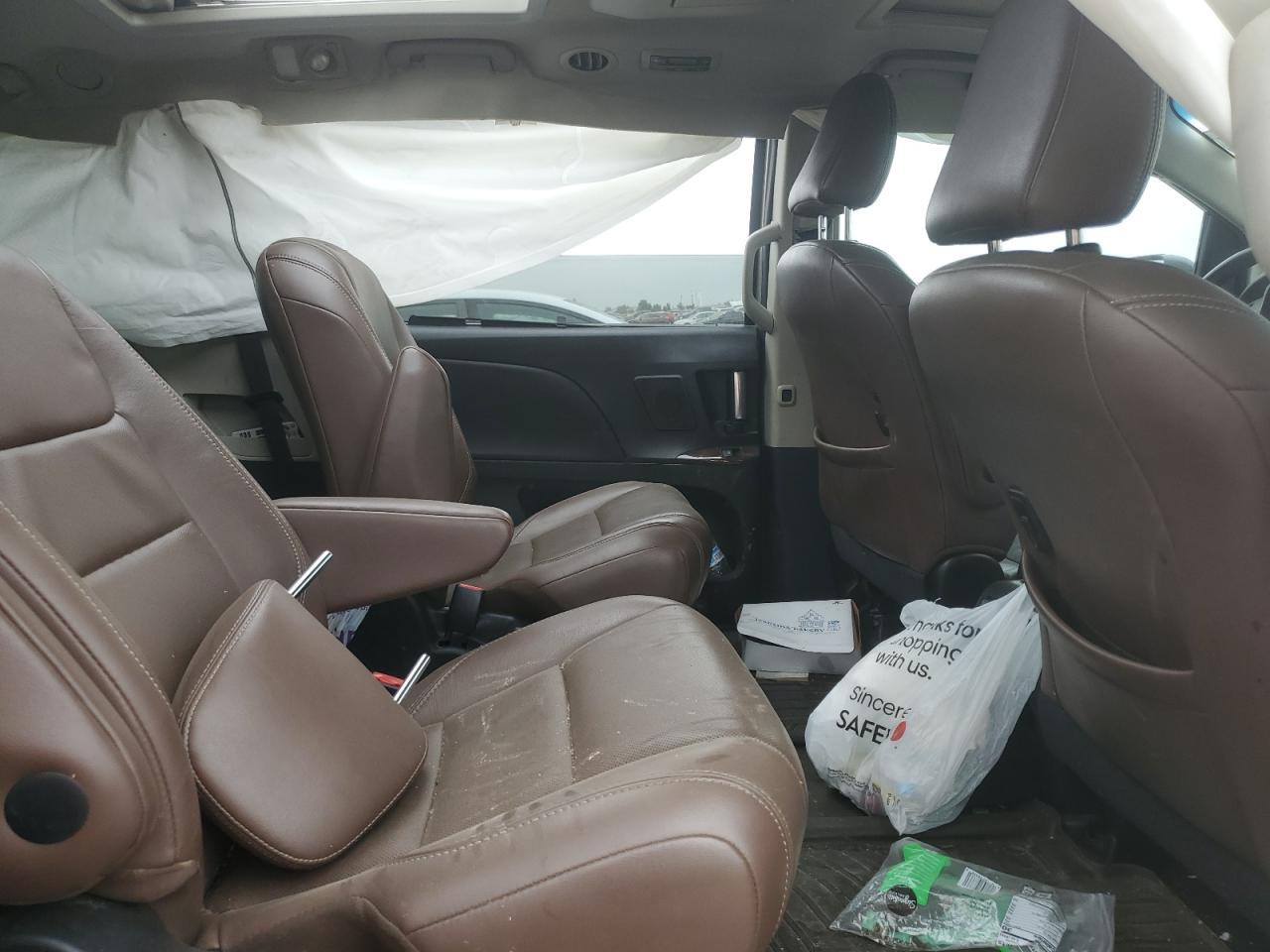 2015 TOYOTA SIENNA