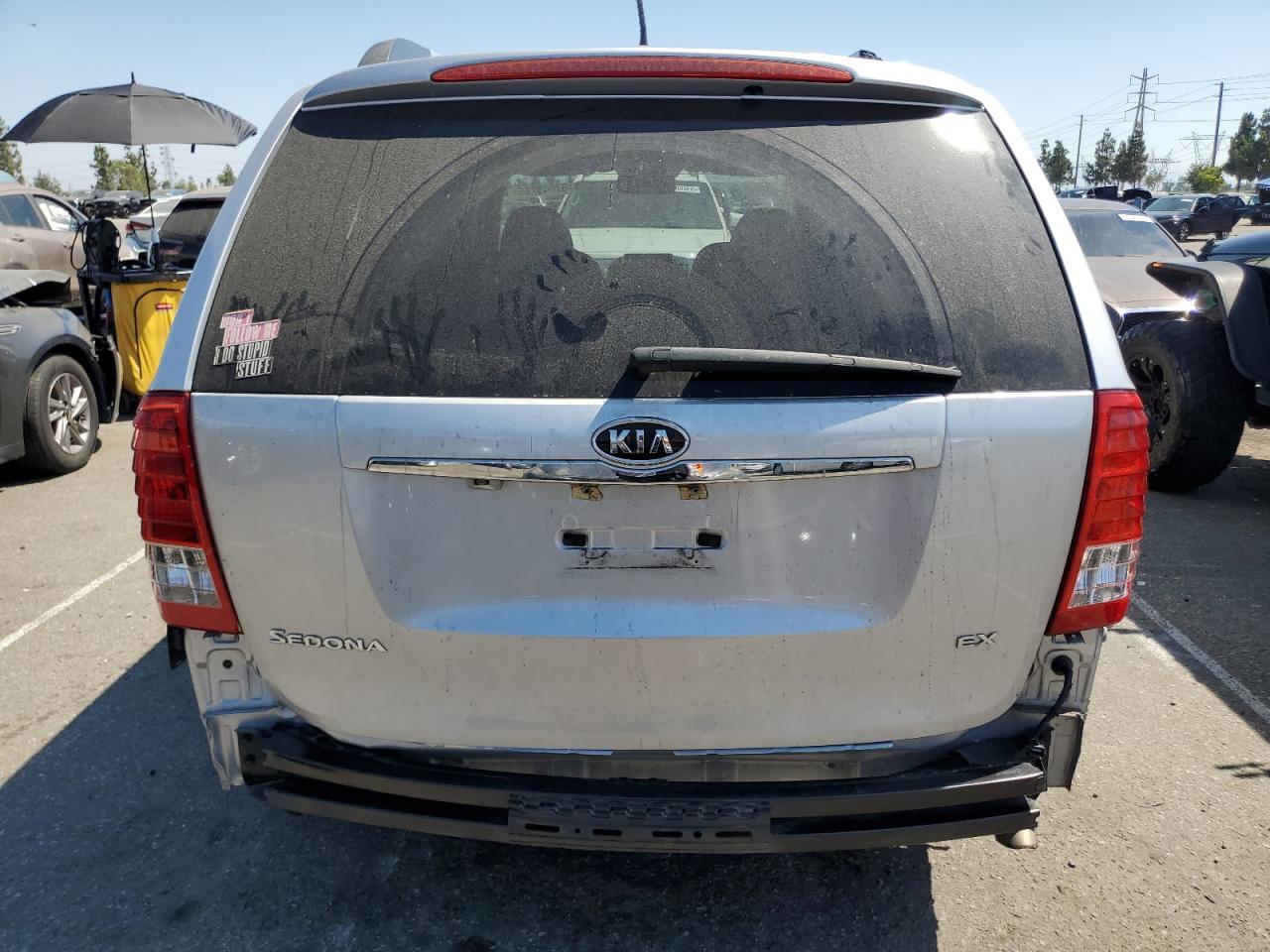 2011 KIA SEDONA
