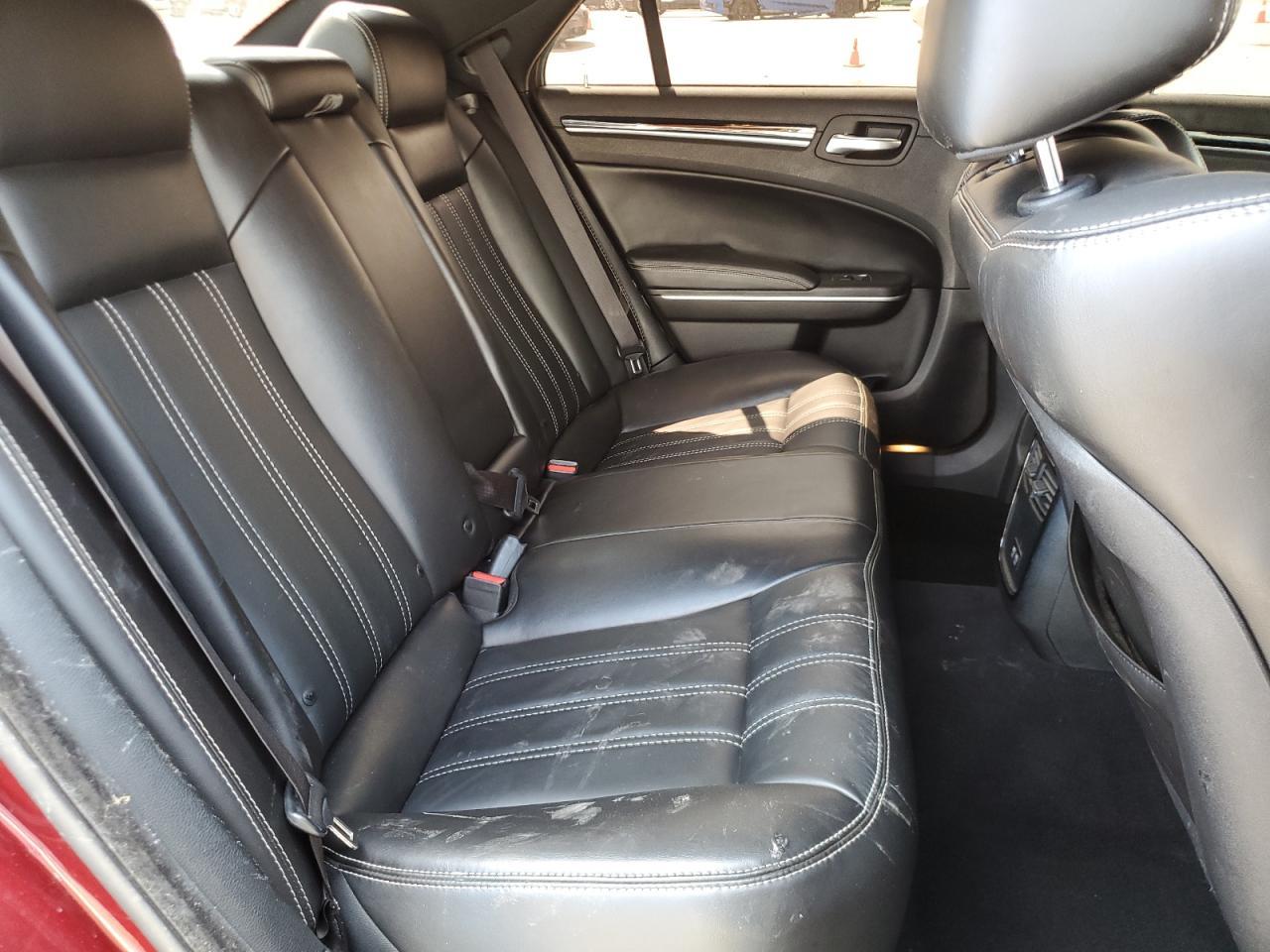 2019 CHRYSLER 300
