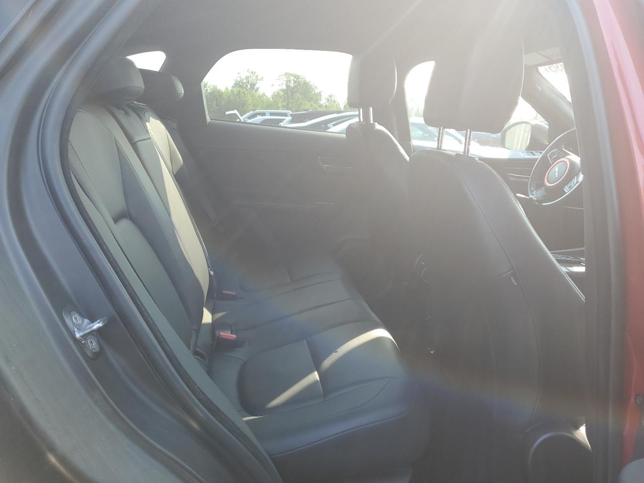 2019 JAGUAR F-Pace