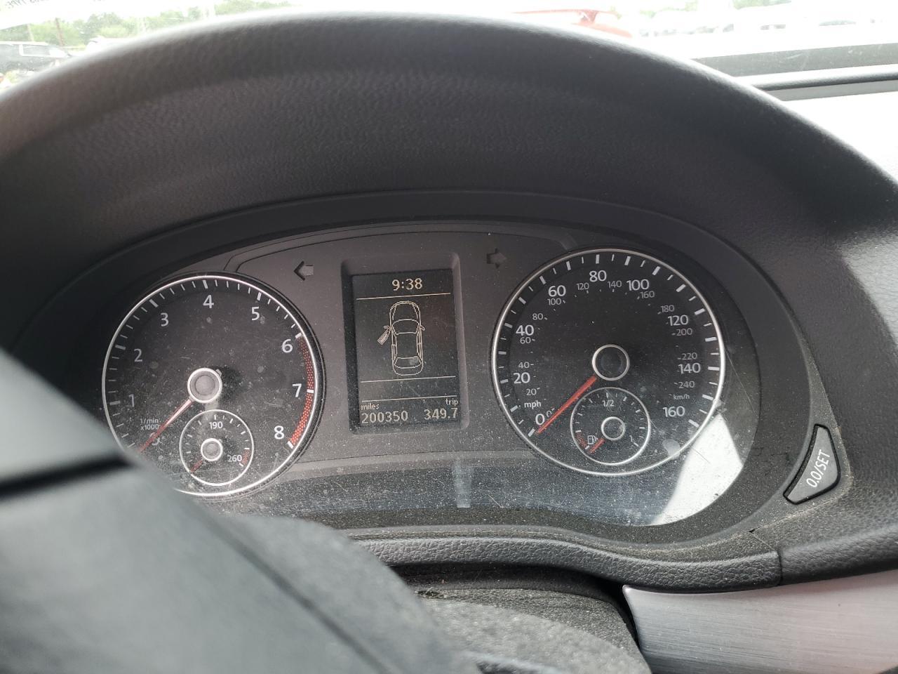 2012 VOLKSWAGEN Passat