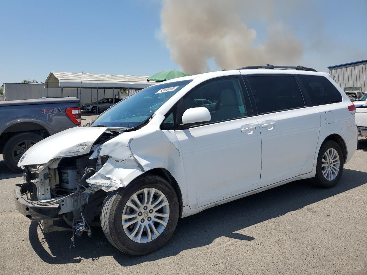2013 TOYOTA SIENNA