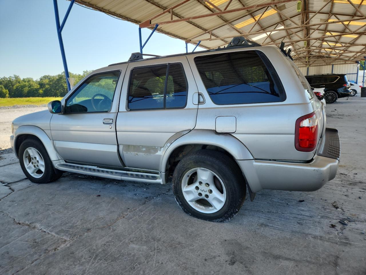 2002 INFINITI QX4
