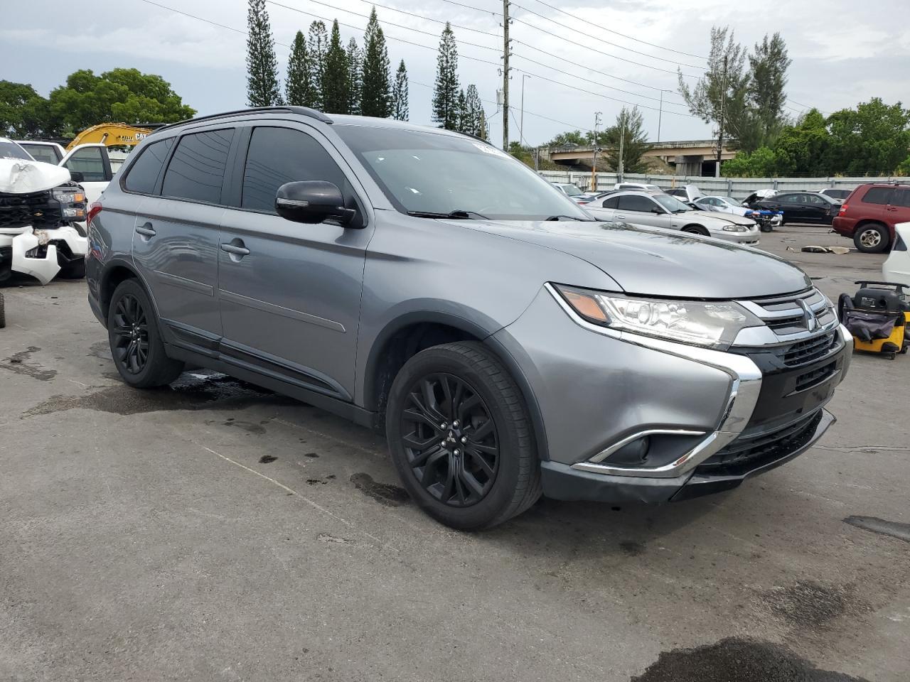 2018 MITSUBISHI outlander