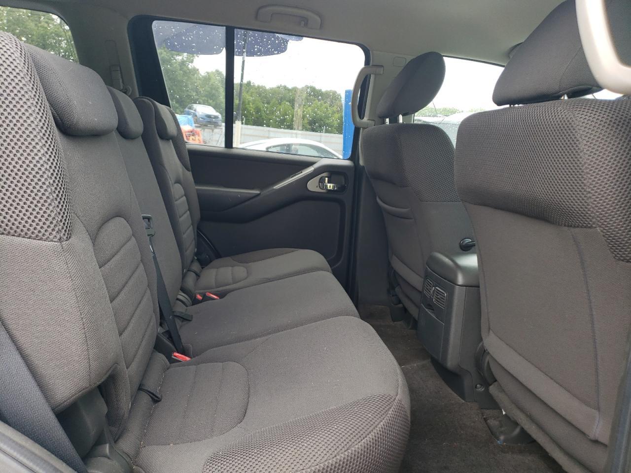 2011 NISSAN PATHFINDER