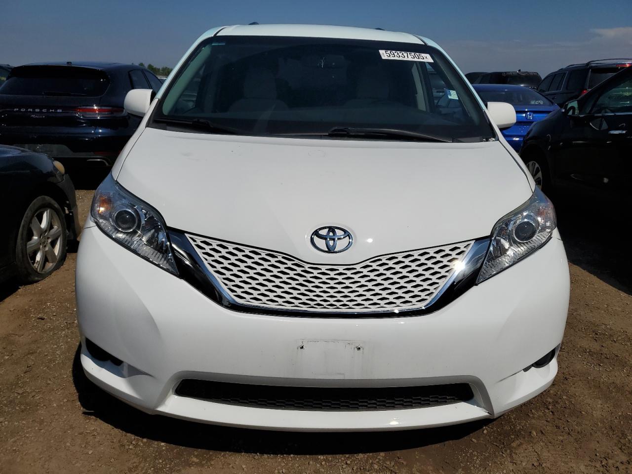 2017 TOYOTA SIENNA
