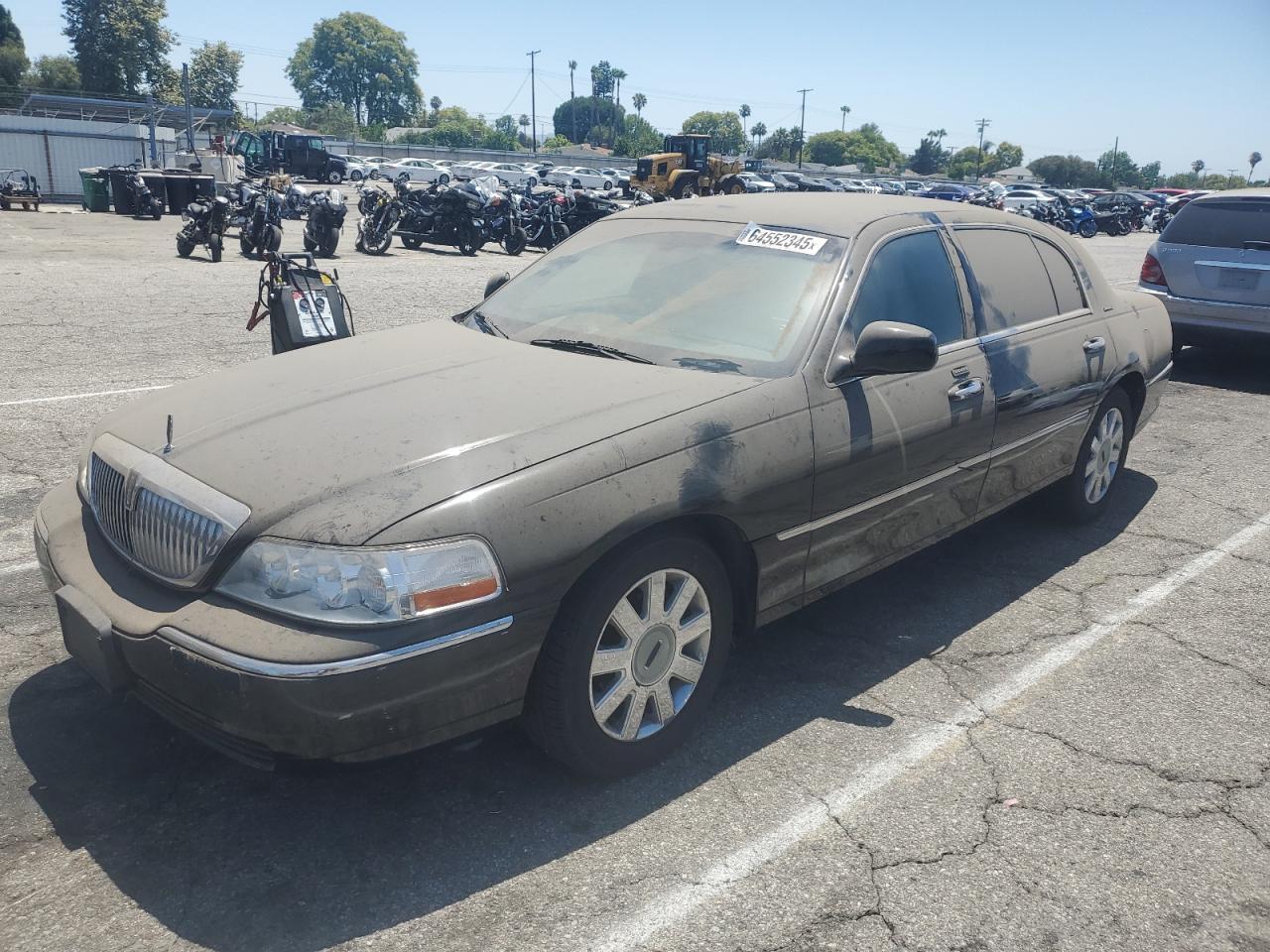 2005 LINCOLN Town Car