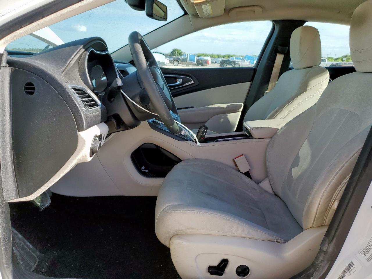 2015 CHRYSLER 200