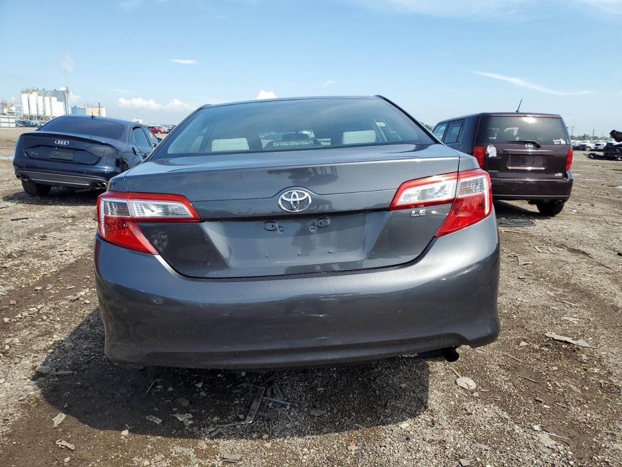 2014 TOYOTA CAMRY