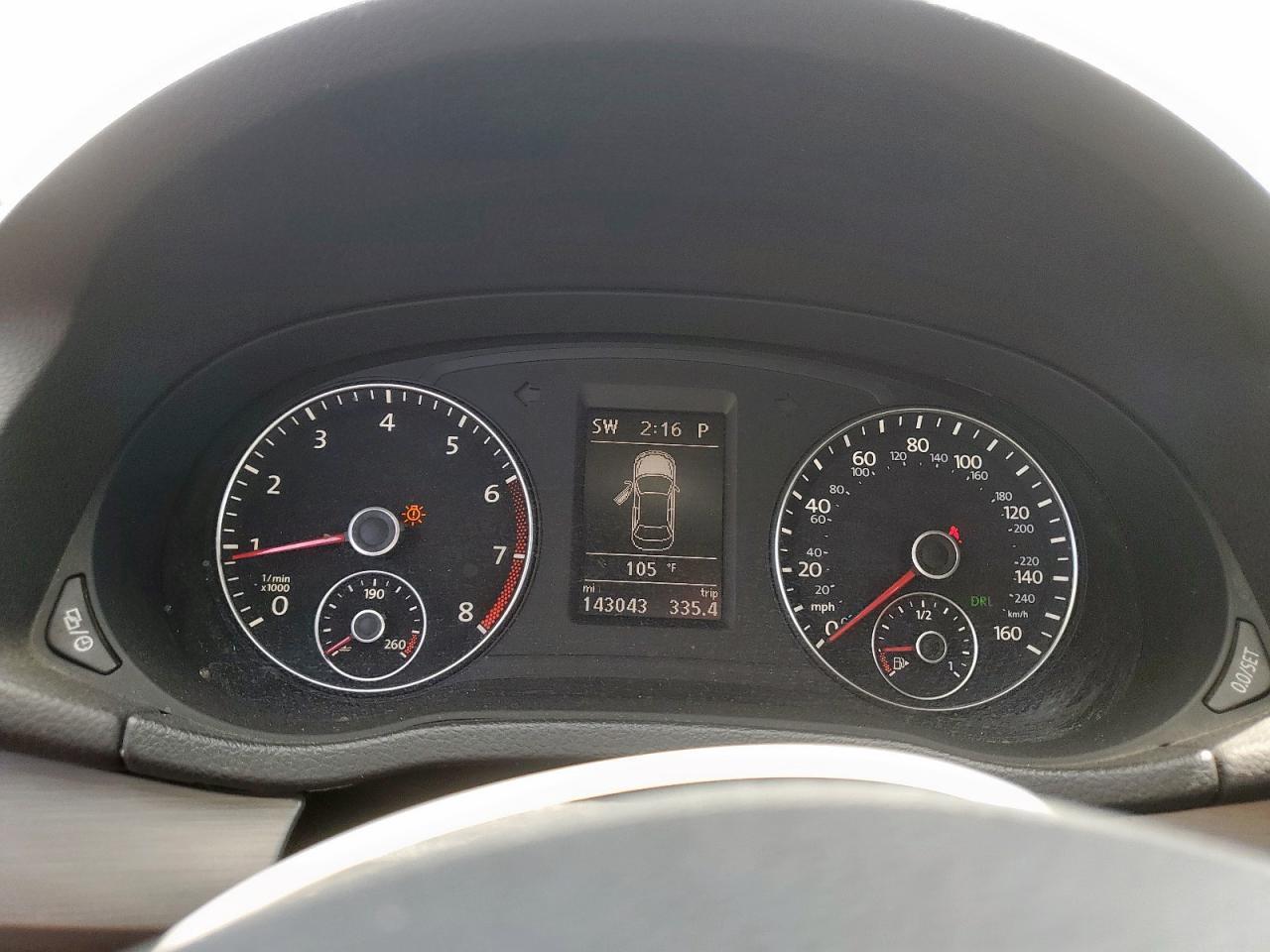 2014 VOLKSWAGEN Passat