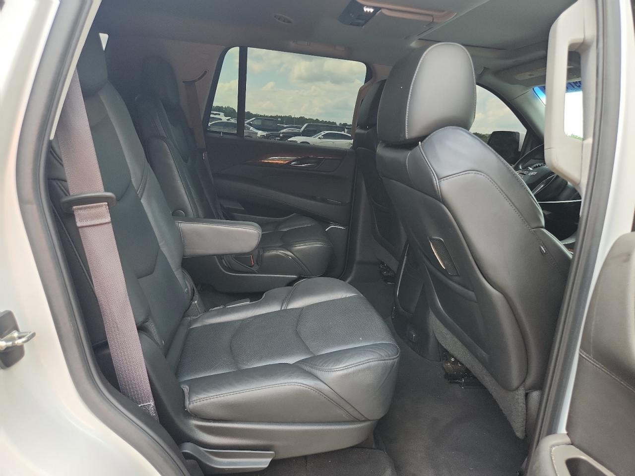 2017 CADILLAC ESCALADE
