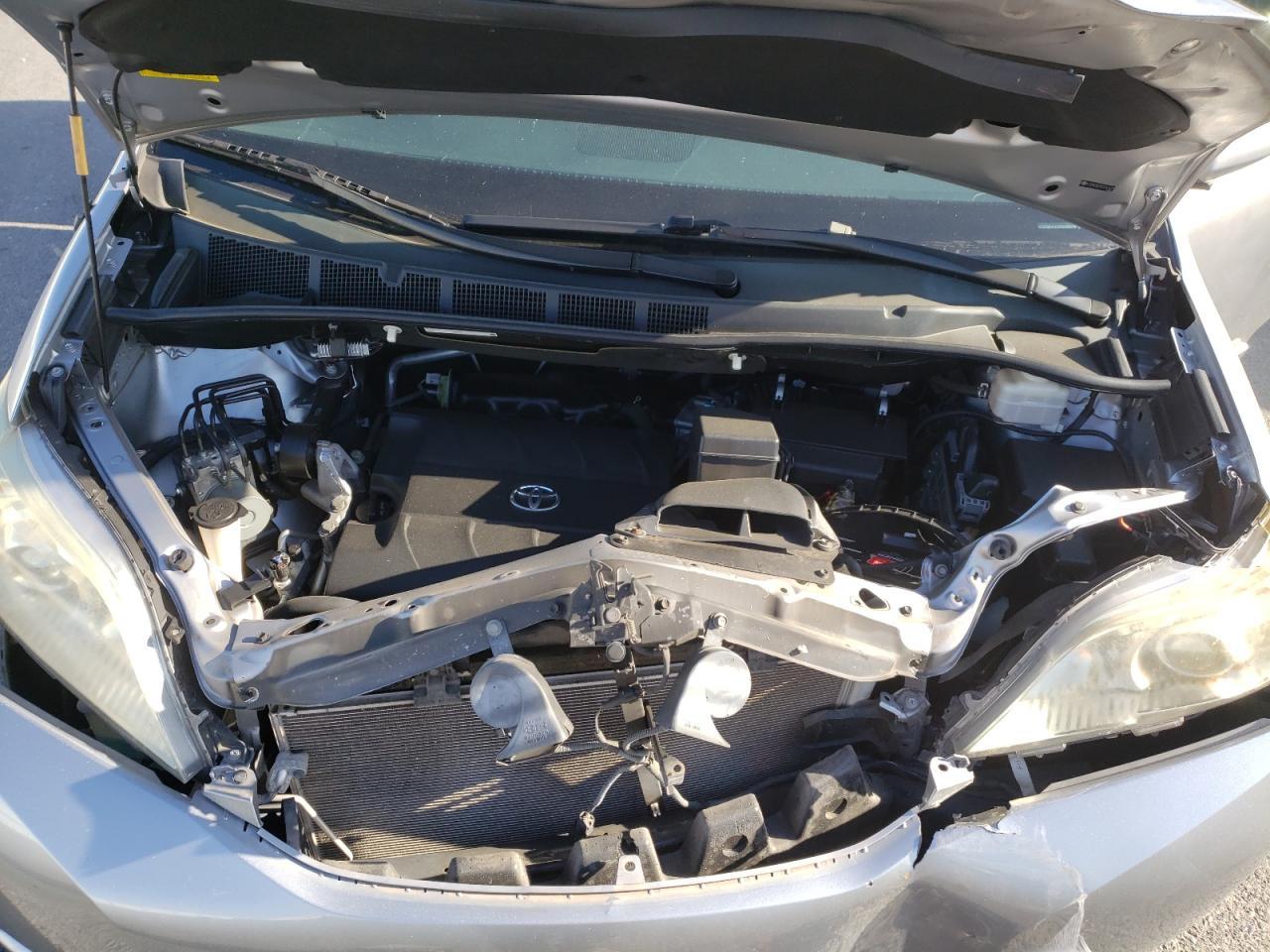 2012 TOYOTA SIENNA