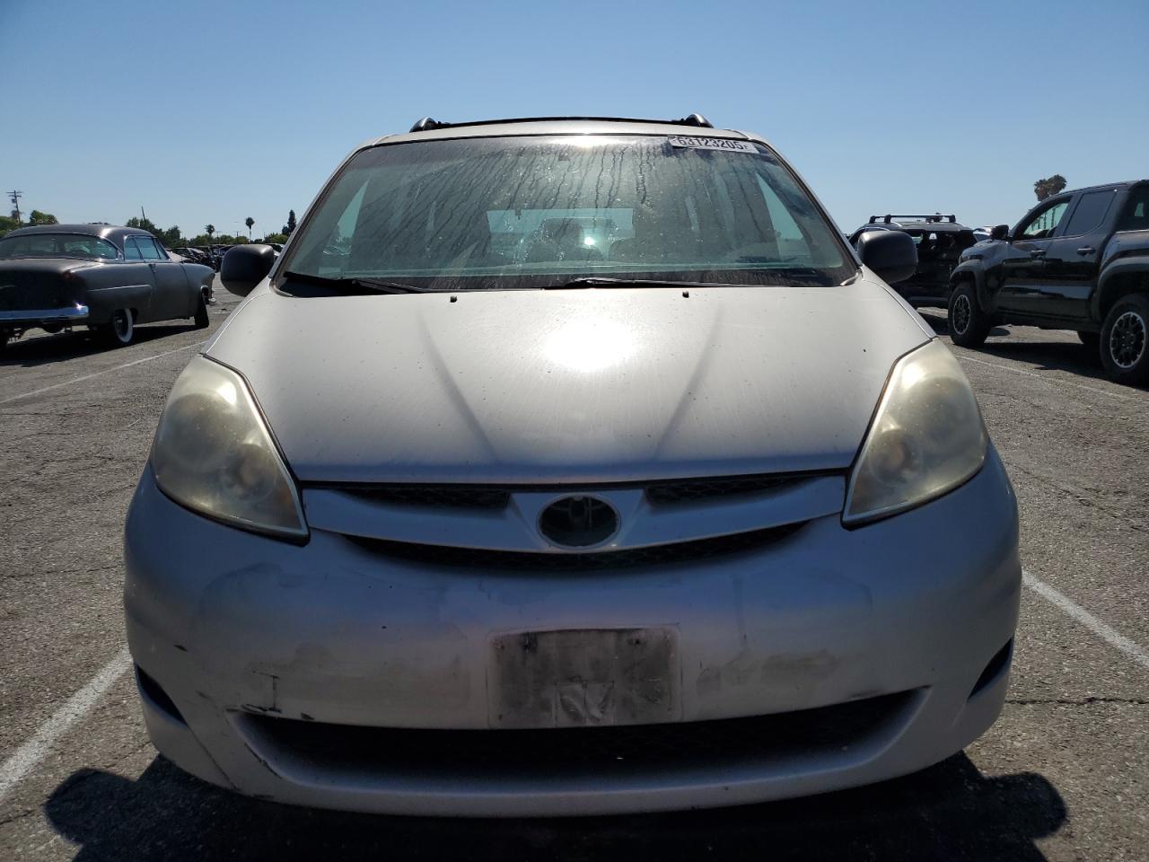 2009 TOYOTA SIENNA