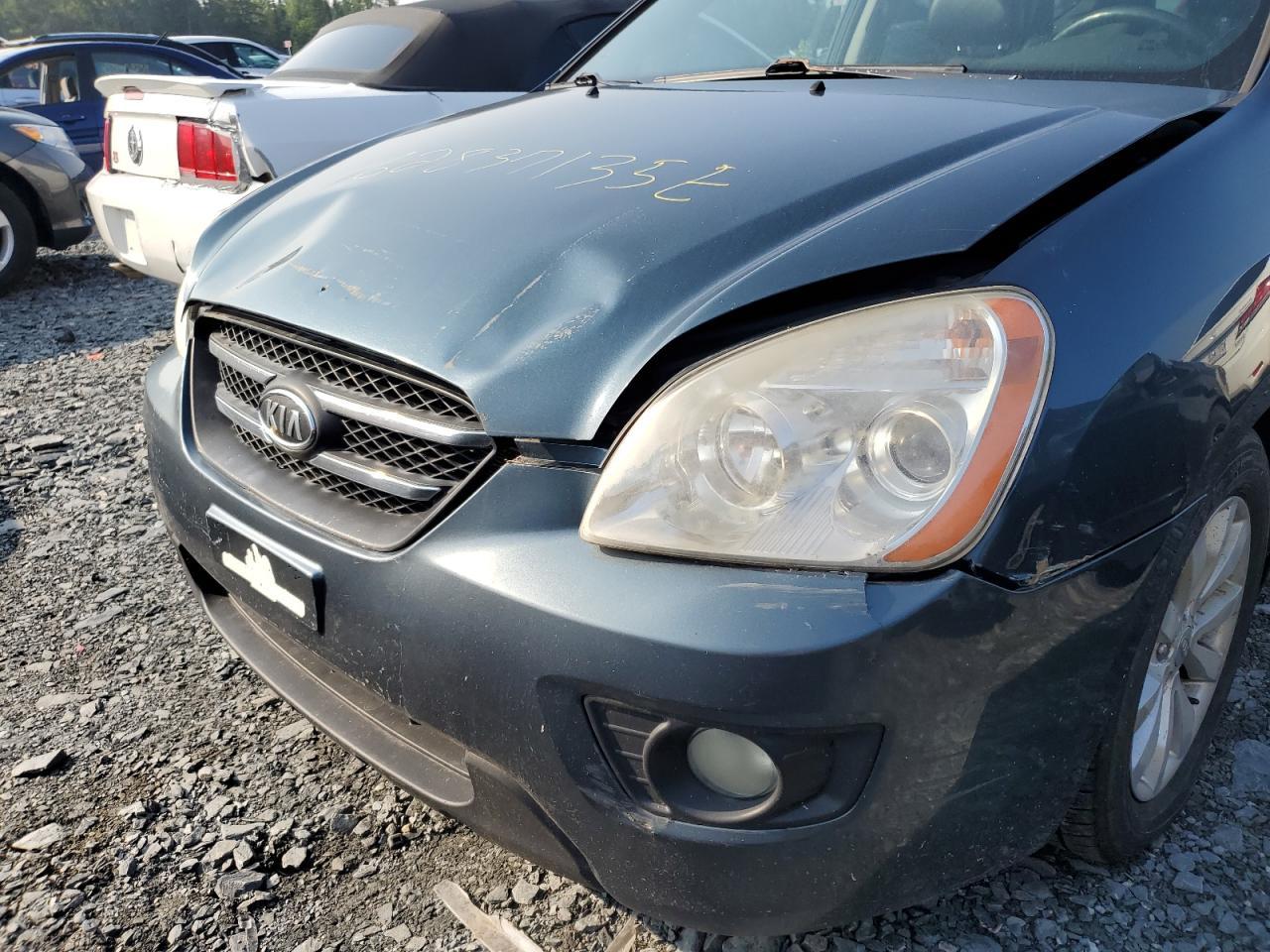 2010 KIA RONDO