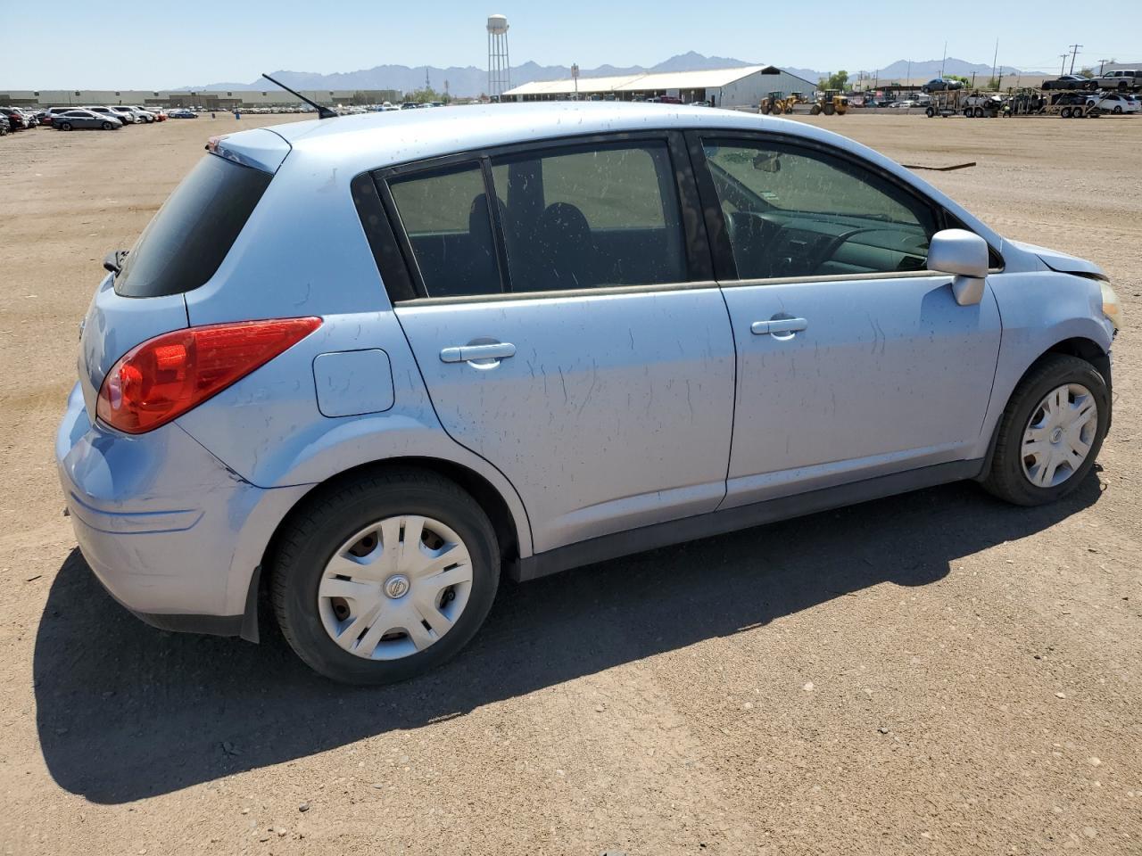 2011 NISSAN VERSA