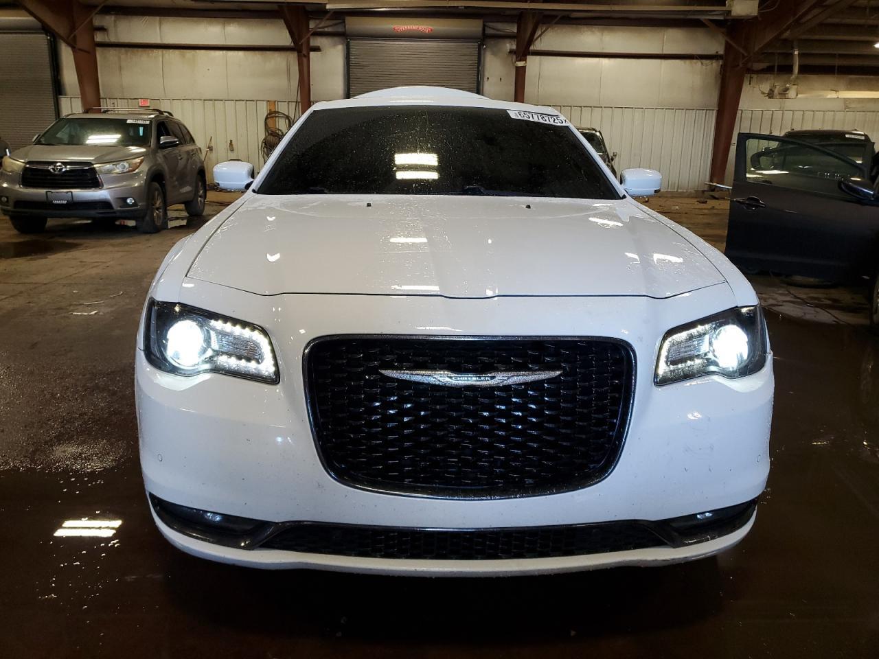 2018 CHRYSLER 300