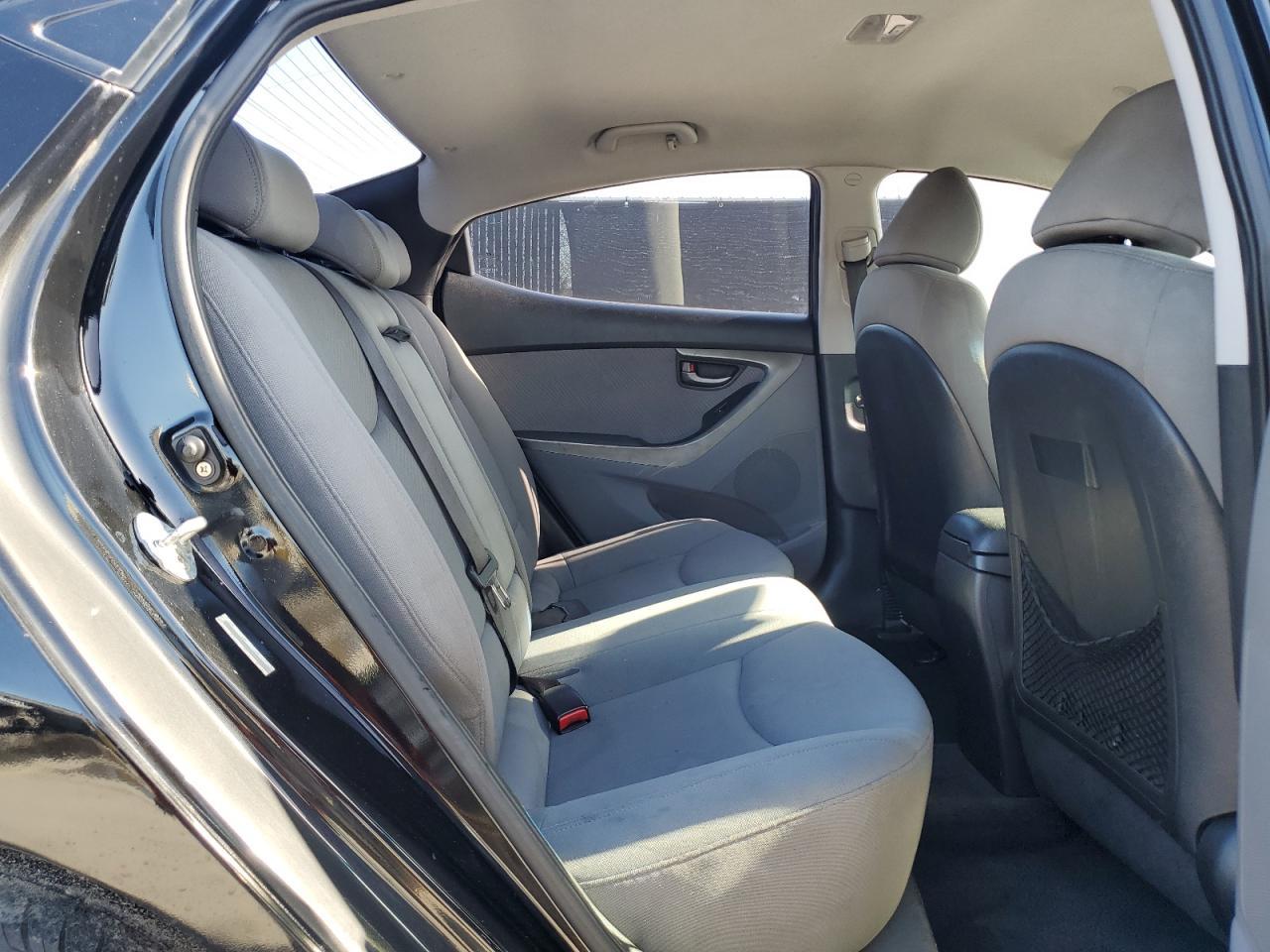 2013 HYUNDAI ELANTRA