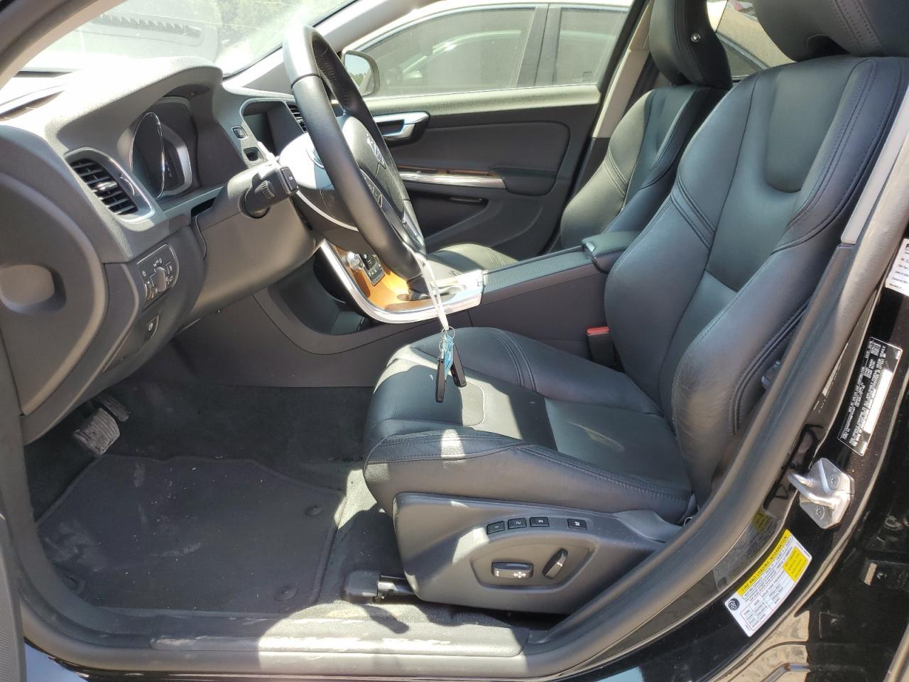 2016 VOLVO S60