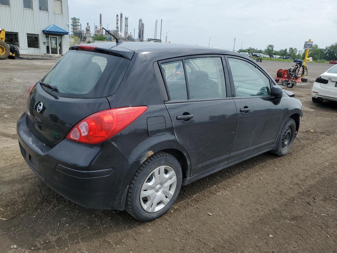 2011 NISSAN VERSA