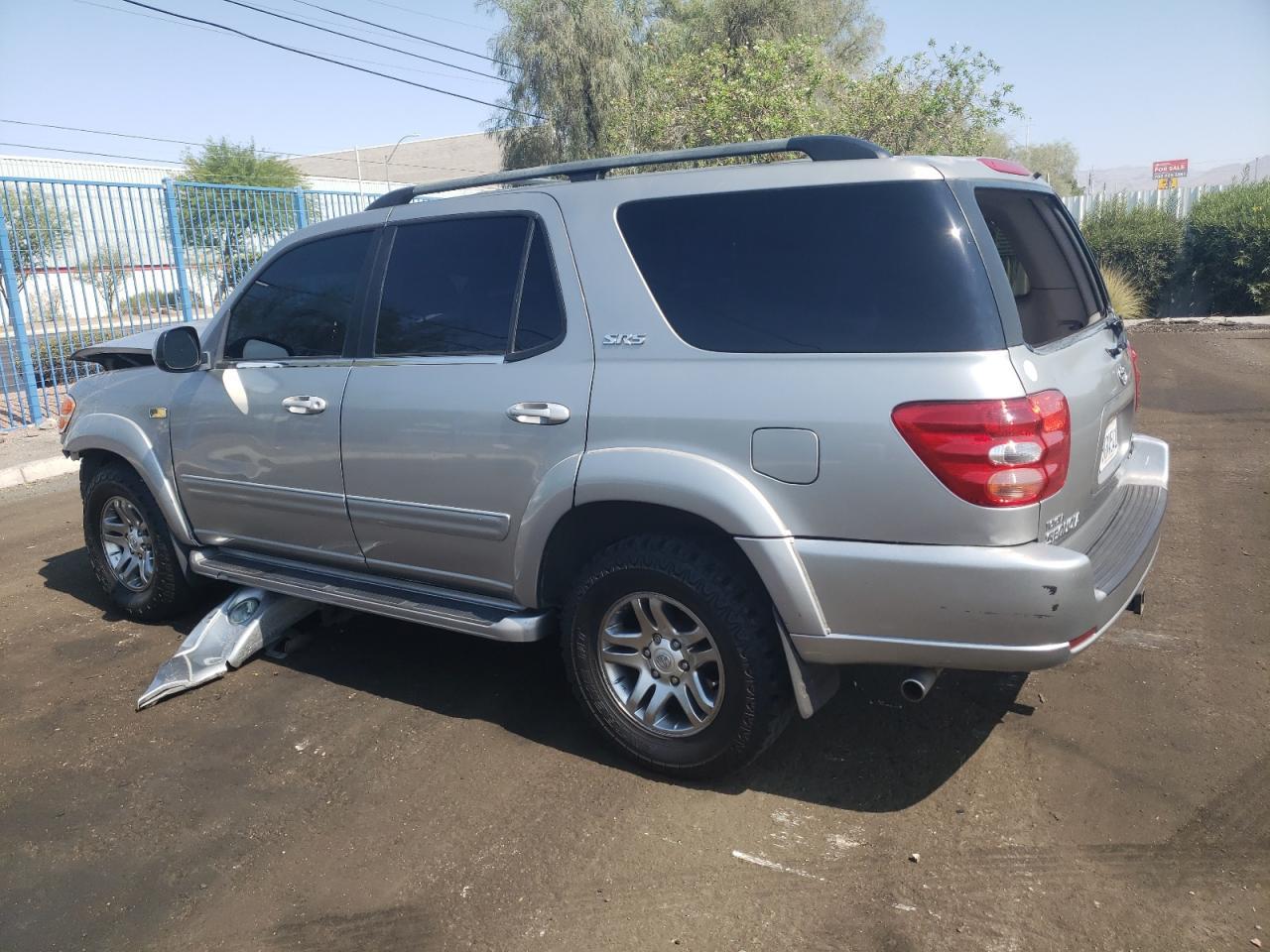 2004 TOYOTA Sequoia