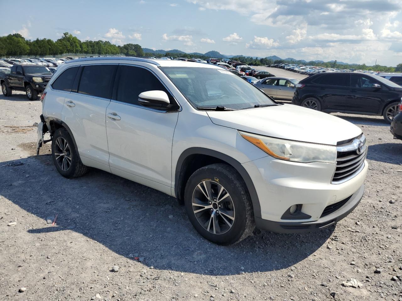 2016 TOYOTA HIGHLANDER