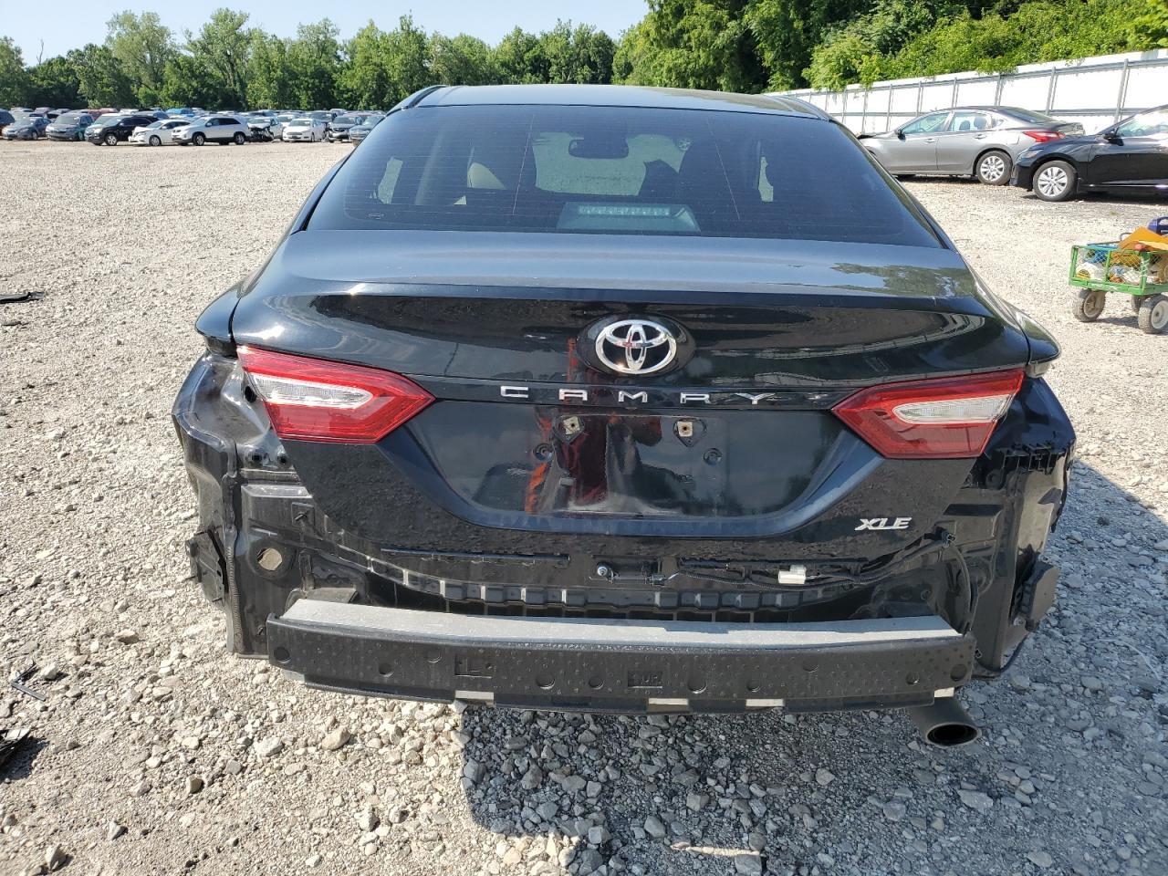 2018 TOYOTA CAMRY