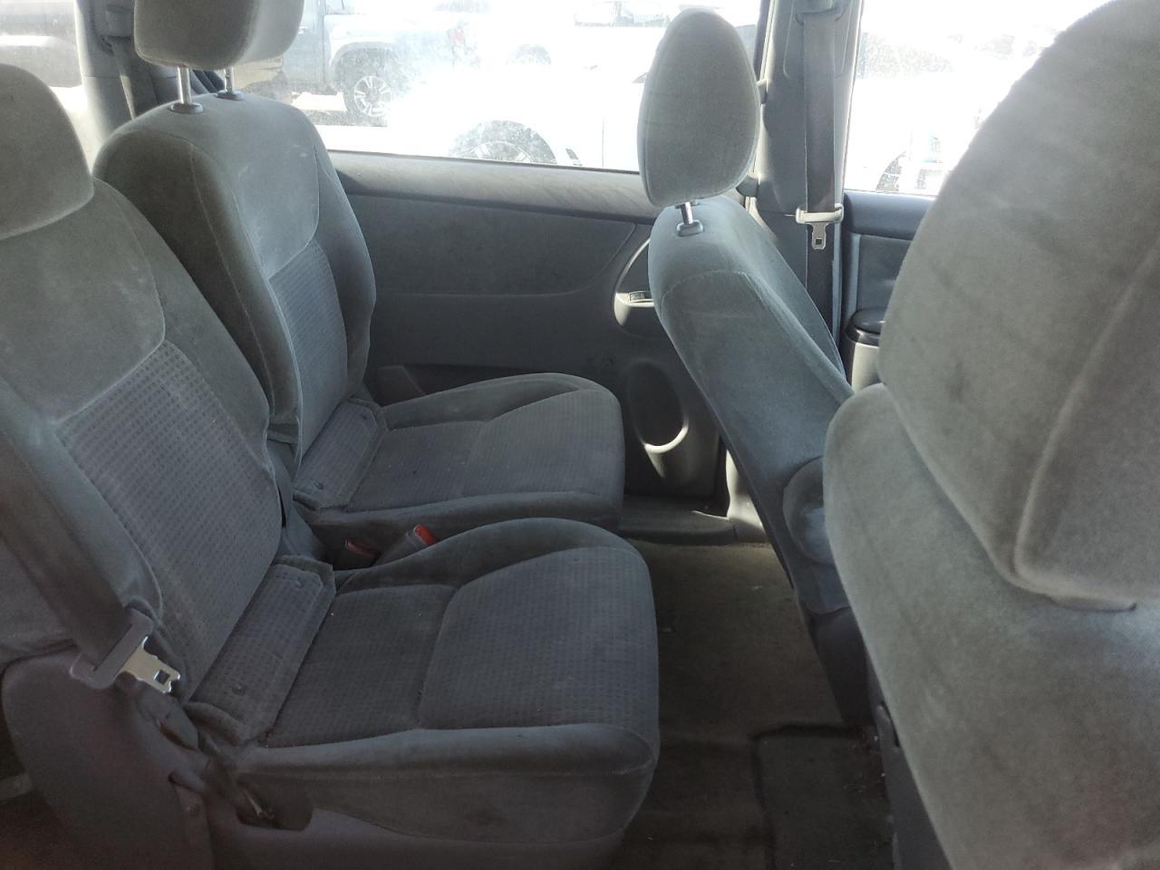 2009 TOYOTA SIENNA
