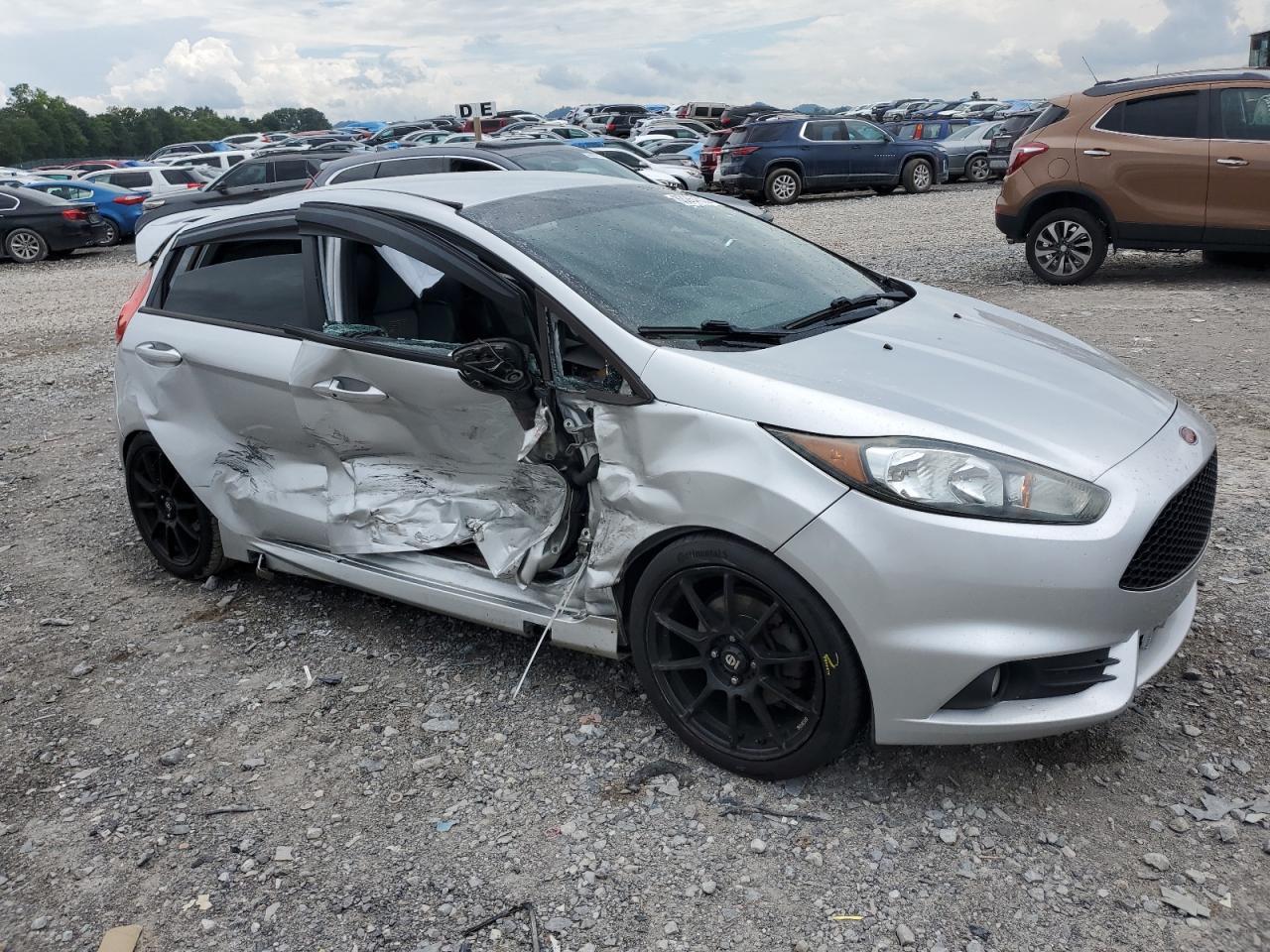 2014 FORD Fiesta
