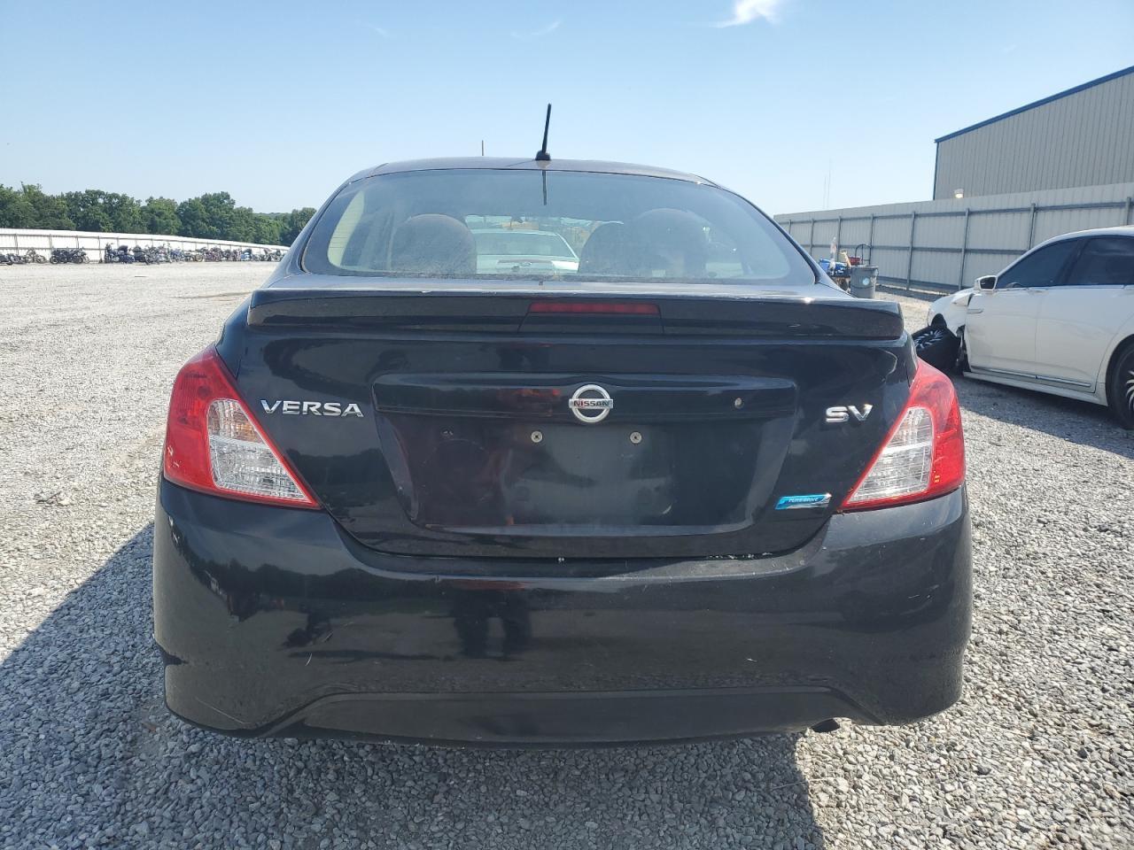 2016 NISSAN VERSA