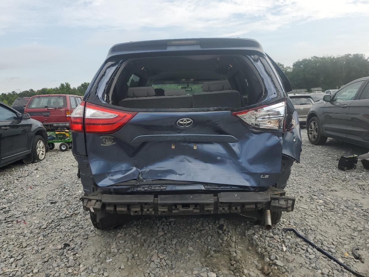 2017 TOYOTA SIENNA