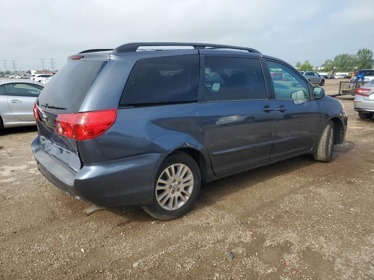 2007 TOYOTA SIENNA