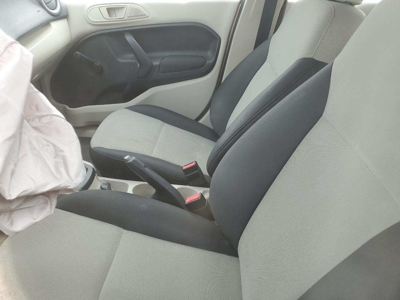 2011 FORD Fiesta